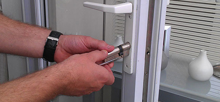 Commercial Door Lock Repair in La Presa